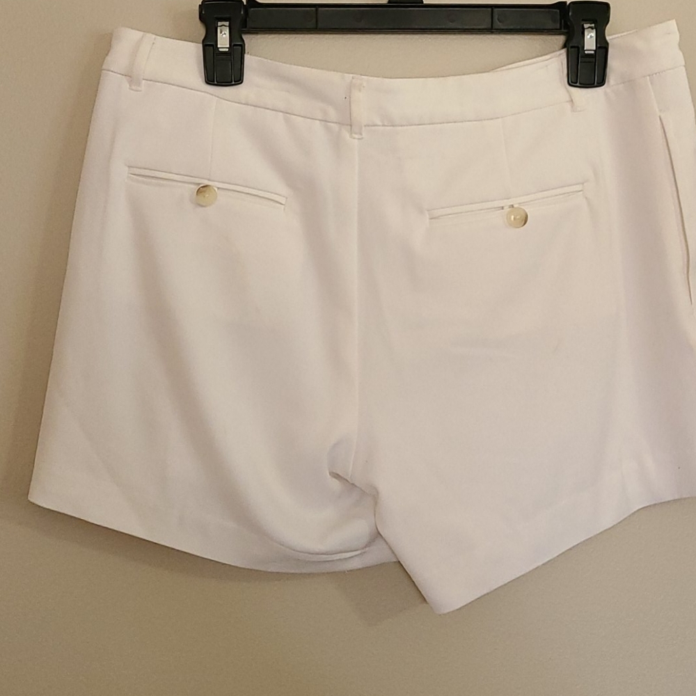EUC Banana Republic White 4 Pocket Shorts Sz 8 - Picture 2 of 4